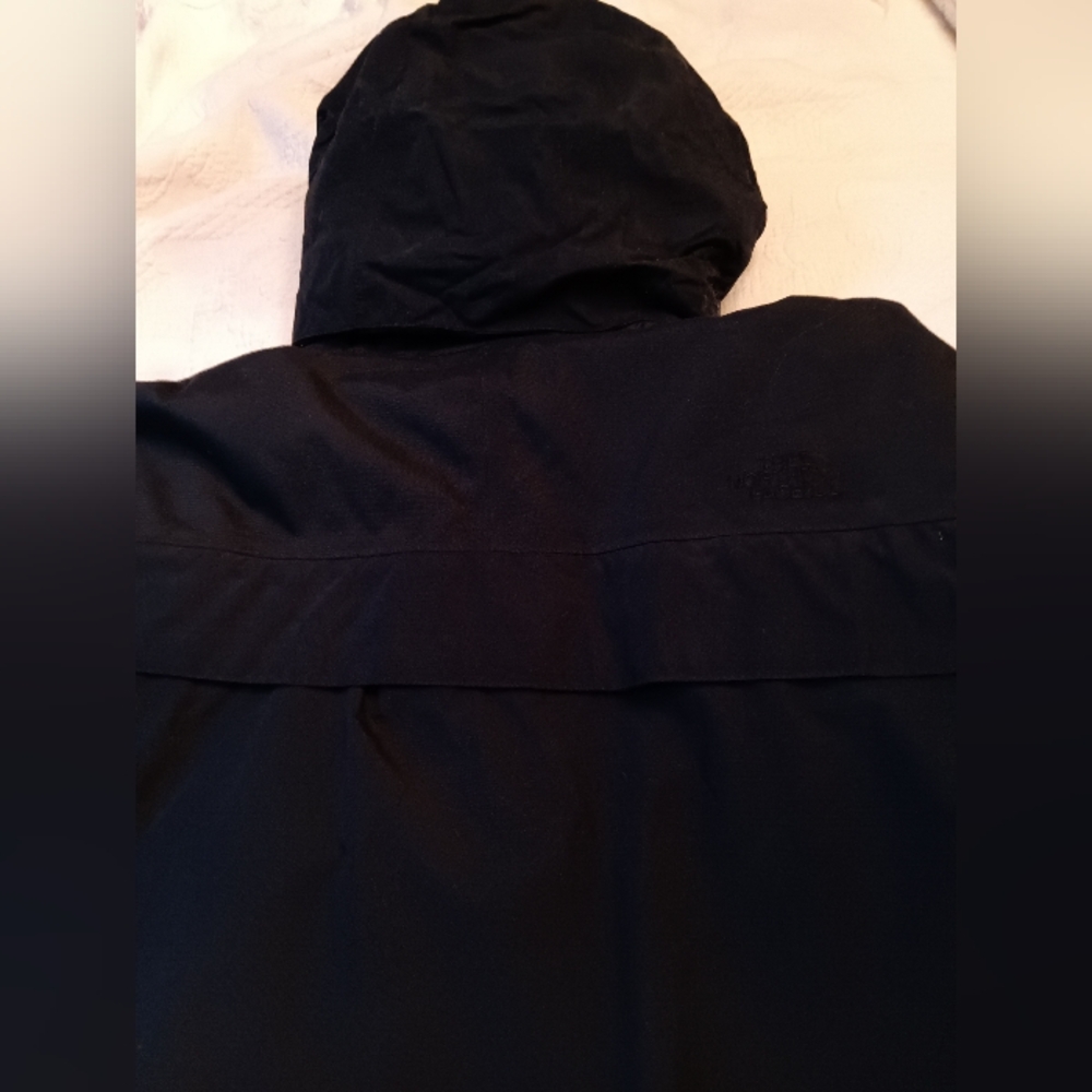The North Face Men’s Jacket Black Removable Hood. 2-1 Lining / Jacket Removable - Picture 8 of 8